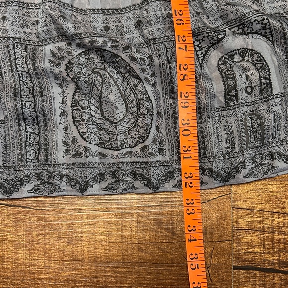 Juicy Couture Dress Womens M Silk Blend Gray Paisley Empire Waist Boho Coquette - Picture 7 of 10